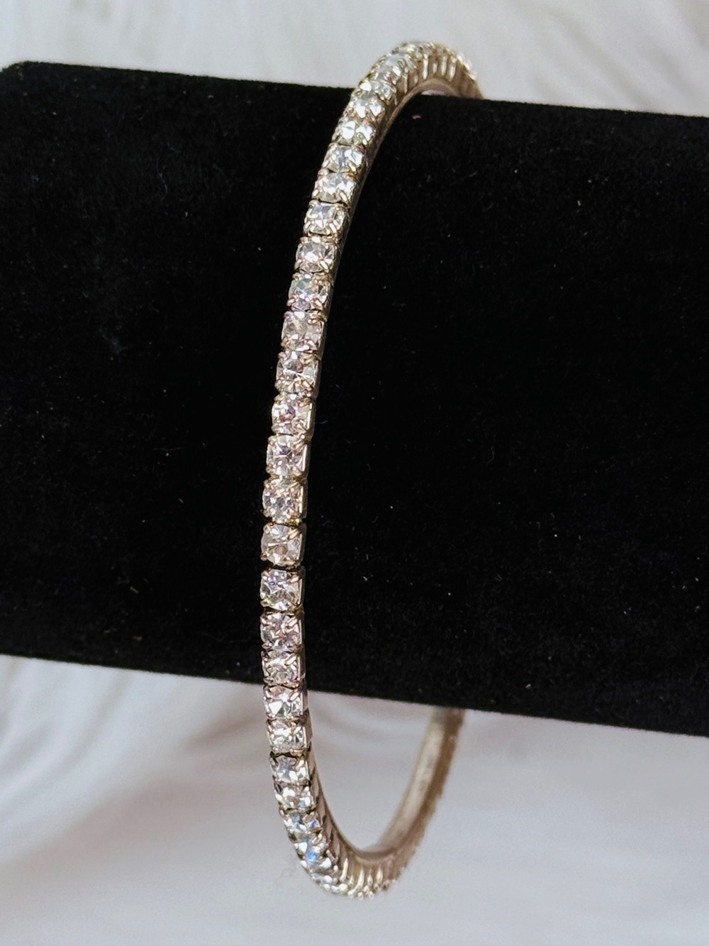 Vintage aged, Silvertone clear bling stackable bangle bracelet ￼